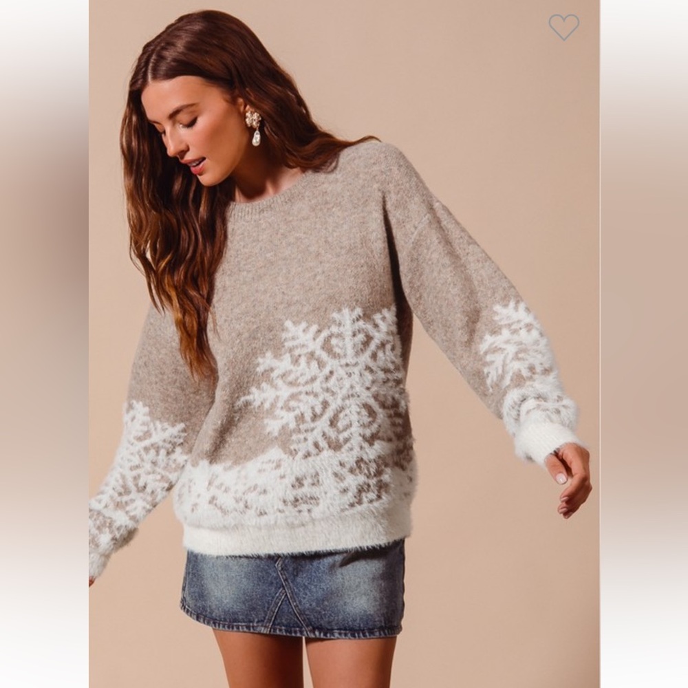 #160 FLUFFY SNOWFLAKE SWEATER TOP